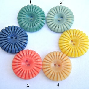 10pcs Antique vintage plastic buttons rays design is assorted colors -select an options