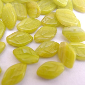 20 Czech glass beads, leaf shape,  leaves 12mmx8mm, green