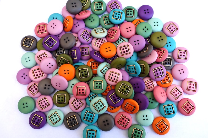 110 Vintage Matching Buttons, 11 Colors Plastic Large 21mm, 10 Buttons ...