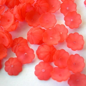 50 Vintage beads, flowers beads, frosted plastic red, 8mm acrossx 3mm high