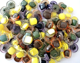 BUTTONS plastic mix lots