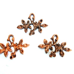 2pcs Vintage metal flower shape beads, you may add rhinestones on top of the flowers, 22mmx16mm