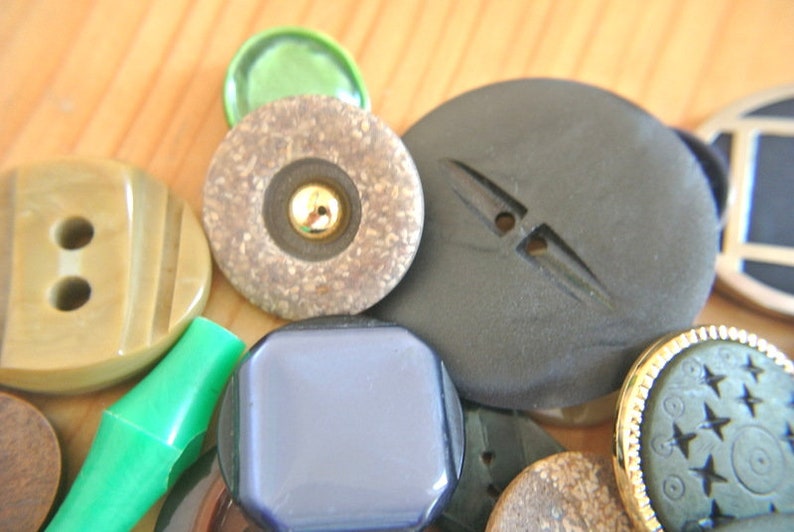 unique package 121 80 Antique and vintage plastic buttons