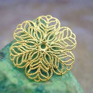 2 Vintage filigree flower shape 27mm gold color