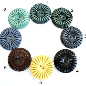 10pcs Antique vintage plastic buttons rays design is assorted colors -select an options