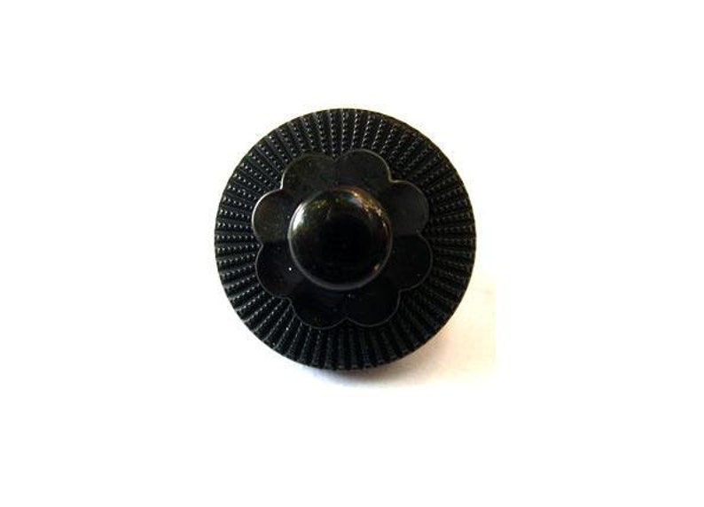10 Vintage flowers plastic button black 15mm image 2
