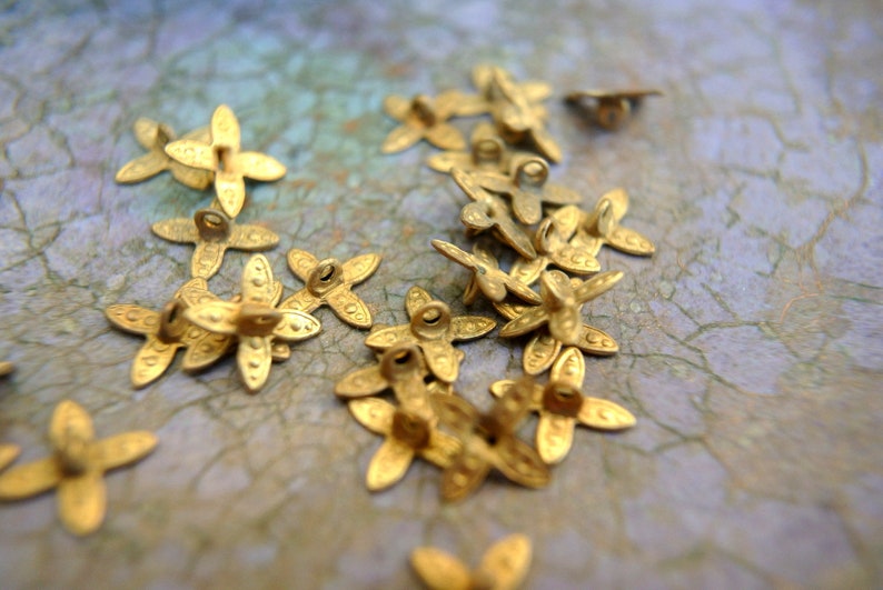 VINTAGE flowers metal findings gold color 6mm, can be beads-select quantity image 1