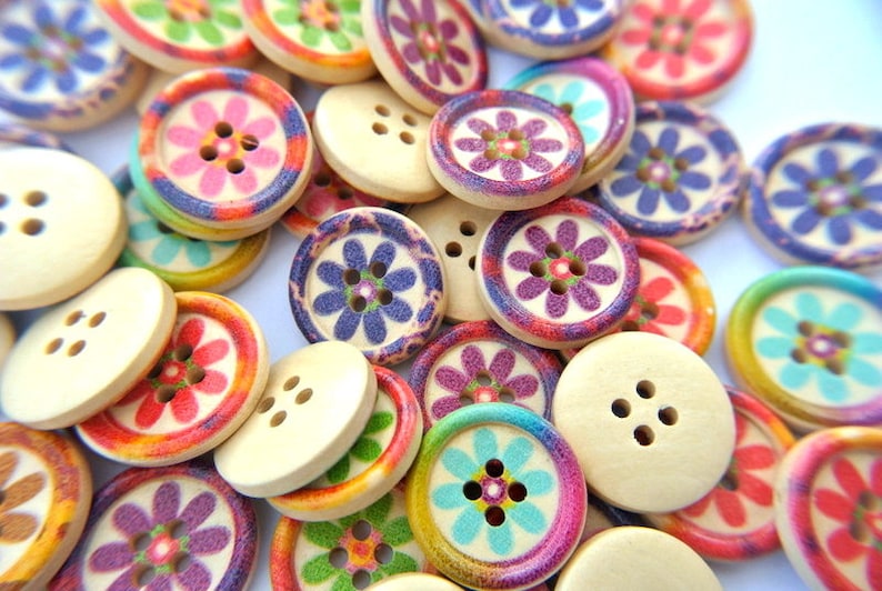 30 Wood buttons 20mm flowers in 5 designed colors sweet buttons