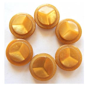 6 Vintage plastic buttons, 20mm beige buttons