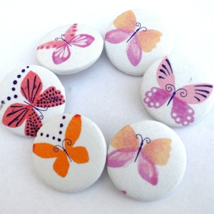 6 Butterfly Fabric Covered Buttons: Handmade Cloth Buttons (38mm)