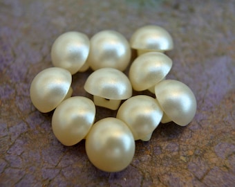 10 Boutons, vintage, petits boutons blancs nacrés 11,5 mm, pouvant servir de perles