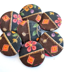 6 Handmade Fabric Covered Buttons: Unique Cloth Buttons (38mm)