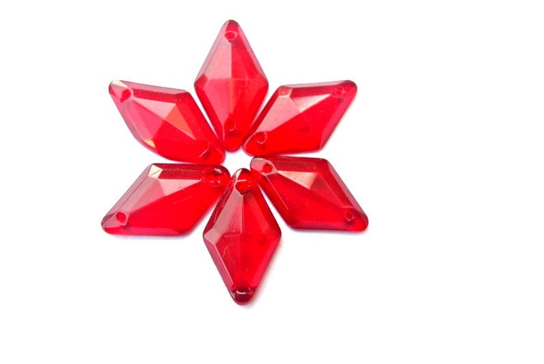 faceted CZECH diamond shape 6 VINTAGE beads red connector beads sewing cabochon