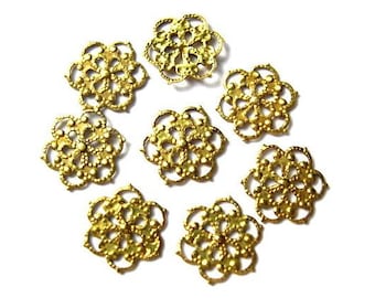 50 cuentas de filigrana metálica vintage con forma de flor de 8 mm, que pueden usarse como cuentas colgantes o de conexión.
