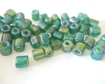 15 Vintage glass beads unique green  10mm