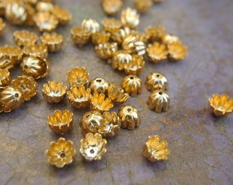 30 VINTAGE flower cap beads, gold plaited metal design 7mmx5mm height