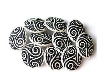 Vintage plastic buttons, black and white unique design 15mm-select amount