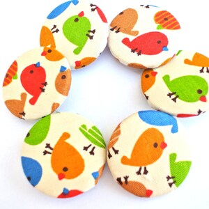 6 Kinderknöpfe, Vögel, bezogene Knöpfe, Stoffknöpfe, Stoffknöpfe handgemacht aus Baumwolle 38 mm