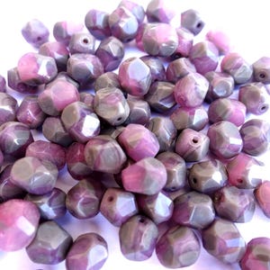 30 Czech glass beads, vintage 7mm Czech beads gray with pink