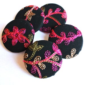 Embroidered Lace Fabric Buttons: Vivid Floral Design, 38mm (Set of 5)