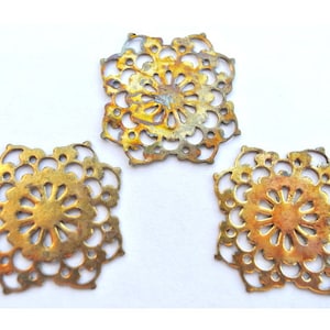 6 Vintage filigree flower shape 21mm