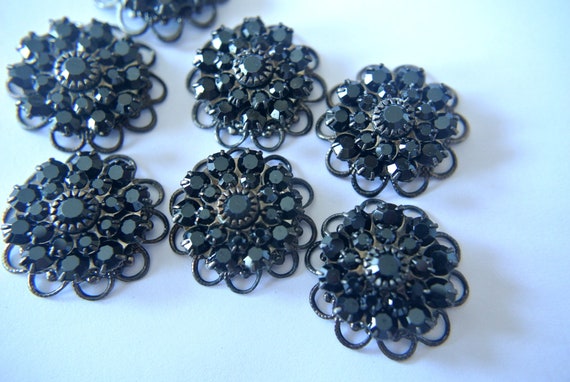 ヴィンテージブラックスワロフスキークリスタルフィリグリーフラワー