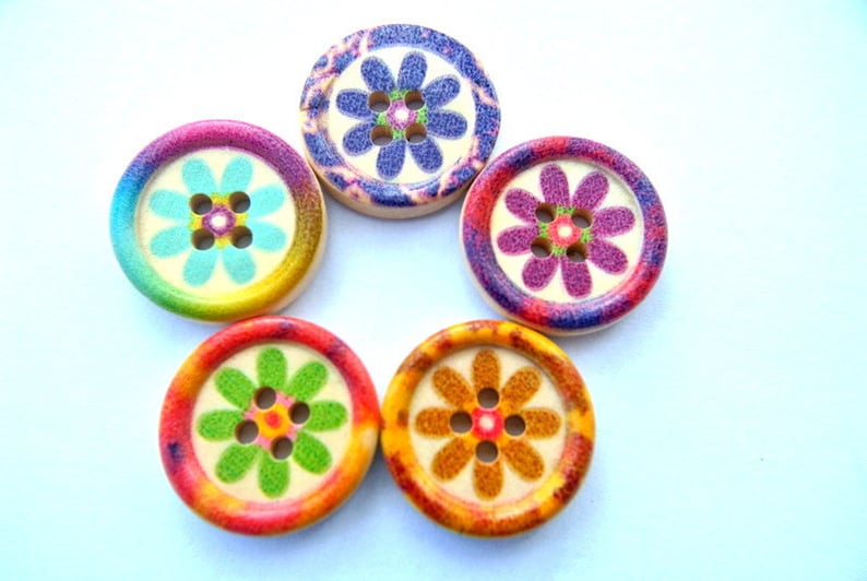 30 Wood buttons 20mm flowers in 5 designed colors sweet buttons