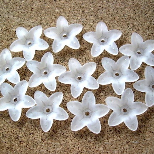 35 Flowers beads frosted white acrylic plastic 16mm, 4mm height