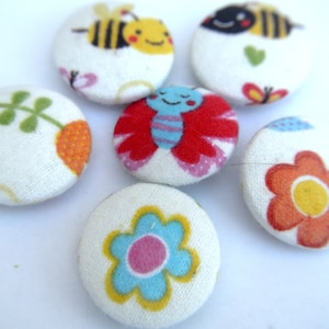 Handmade Cotton Covered Buttons: Bees & Flowers, 32mm (Set of 6)