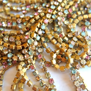 Vintage Swarovski Strass Kette: Messingfassung, Pastel Kristalle, 46 cm
