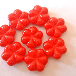 8 Flower beads, Czech glass flower beads 17mm, high quality elegant artisian Bohemian DIY jewelry making beads, red