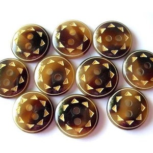 6 Vintage plastic buttons, 18mm flower image beautiful for button jewelry