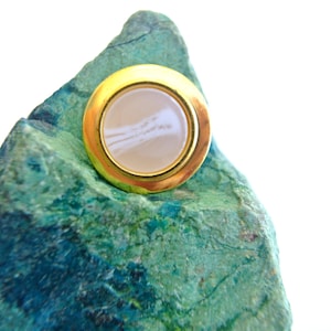 Buttons, 6 Vintage buttons gold color with  beige and white 18mm