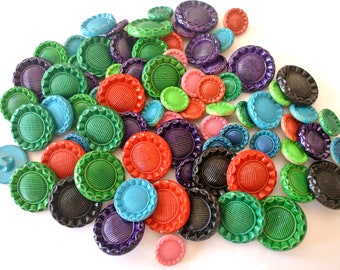 90 boutons, 15 couleurs, quelques tailles, verre, vintage antique, peint à la main, lot RARE