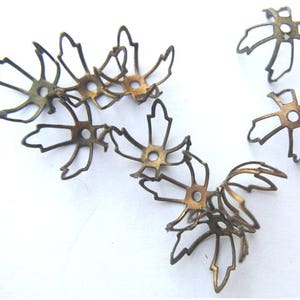 16 VINTAGE flower cap beads, metal lace design 10mmx6mm height