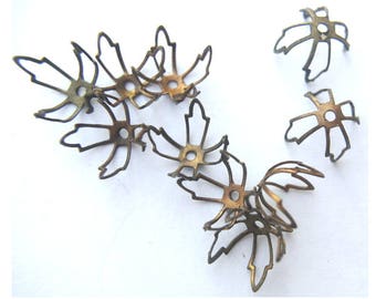 16 VINTAGE flower cap beads, metal lace design 10mmx6mm height
