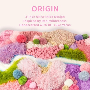 K&ouml;nnte beinhalten: Ein farbenfroher, ultra-dicker Teppich mit einem von der Natur inspirierten Design. Der Teppich weist verschiedene Texturen und Farben auf, darunter Rosa, Lila, Gr&uuml;n und Beige. Der Text "ORIGIN" und Produktdetails sind oben angezeigt. Der Teppich ist 5 cm dick.