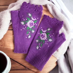 花柄ニット手袋 - 刺繍入りハンドメイド指なし手袋、冬用リストウォーマー、かぎ針編みレース、ボヘミアンスタイル、ローズ柄ニットミトン