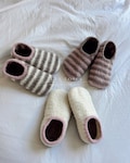 SoftFelt Slippers Crochet Pattern - Christmas Gift Ideas - Valentines Day - Cozy Wool Home Shoes - Tutorial with photos & videos