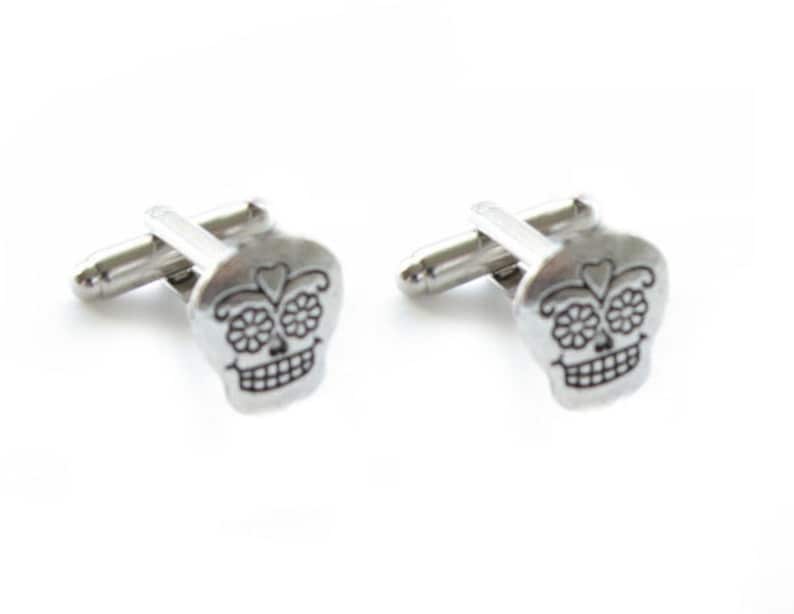 Mexican holiday Men Cuff links Gift Birthday anniversary gothic pirate day of dead silver sugar skull cuff links Skull Cufflinks