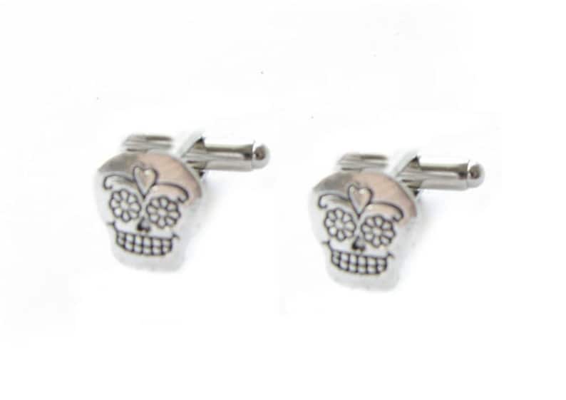 Mexican holiday Men Cuff links Gift Birthday anniversary gothic pirate day of dead silver sugar skull cuff links Skull Cufflinks