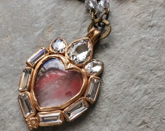 Sacred heart - pale cherry quartz cabochon short chain pendant (N-5083)