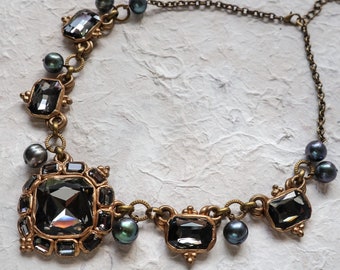 Grey colour crystal stones and grey freshwater pearls necklace (N-4311)