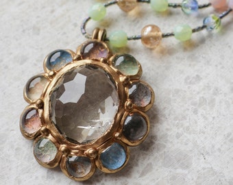 Clear quartz and pastel colour textured glass cabochon oval-shaped short pendant (N-5080)