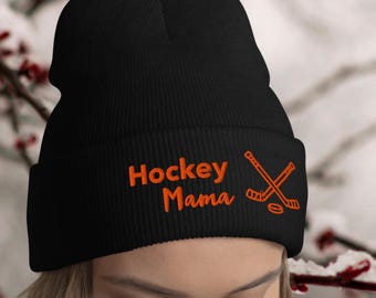 Gorro bordado para mamá de hockey: gorro de punto de invierno personalizado con puntadas a elegir. Regalo acogedor para mamá de hockey. Ideal para jugar en climas fríos.
