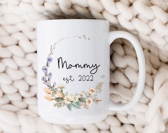 New Mom Coffee Mug, Baby Shower Gift for new mom, Floral Pregnancy Announcement Gift