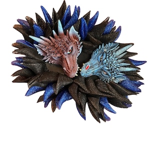 Handmade Dragon Lovers Wreath – Fantasy Home Decor, Mythical Dragon Duo, Unique Gift for Dragon Fans