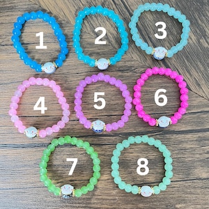 Lucky Cat Japanese Charm Bracelet 8mm Glass Bead Good Luck Fortune Prosperity Wealth Financial Success Protection Safety Health Happiness