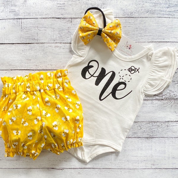 Bee 1st Birthday Outfit Girl, Bee High Waisted Bummies, Smash Cake Outfit