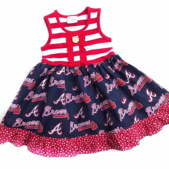 BRAVES GAME  Baseball game outfits, Baseball outfit, Baseball jersey outfit  women